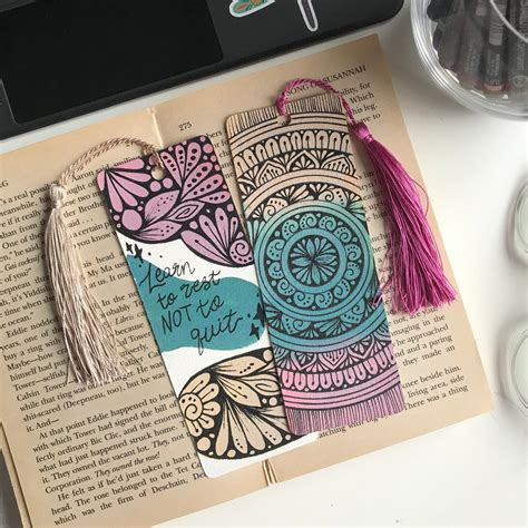 bookmark display stand leaked